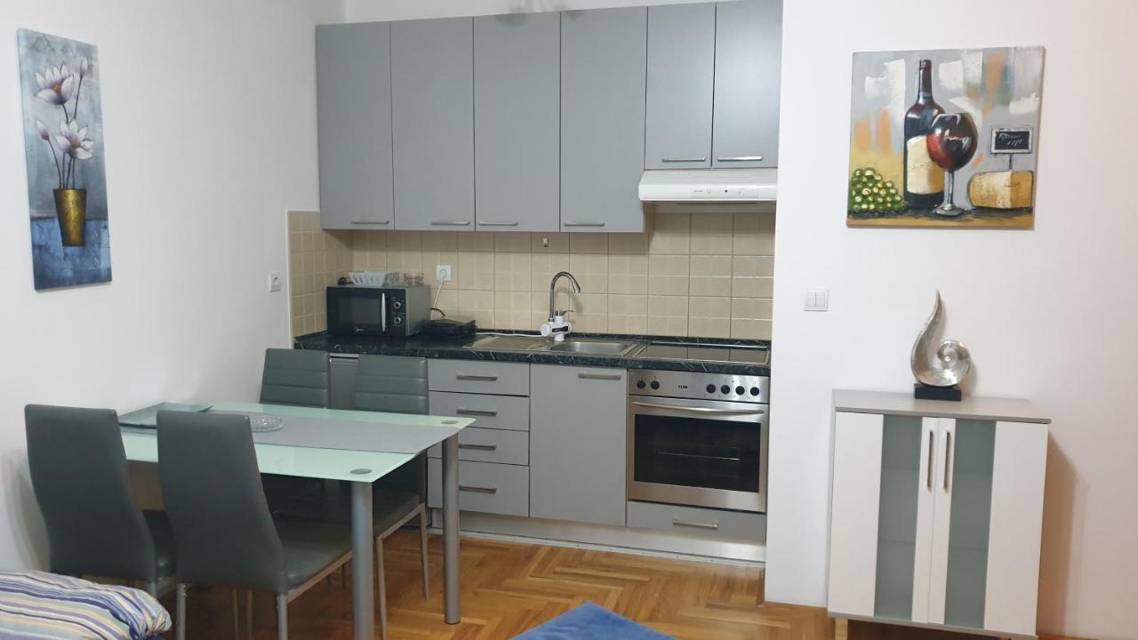 Apartman Mm012 Požarevac Exteriör bild